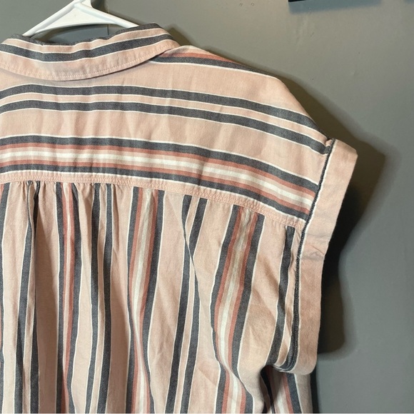 Eddie Bauer oversized Striped Short Sleeve Button-Up Shirt in Pink size medium - Picture 9 of 10